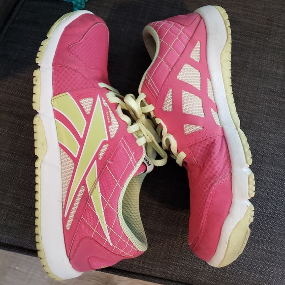 Pink Reebok sneakers - Picture 2 of 4
